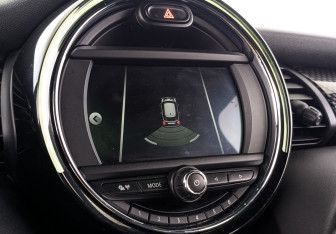 Подержанный автомобиль MINI Hatch 2019 года (27 фото)