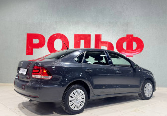 Подержанный автомобиль Volkswagen Polo Sedan 2016 года (4 фото)