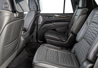 Подержанный автомобиль Cadillac Escalade Suv 2022 года (18 фото)