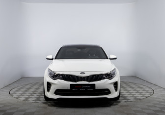 Подержанный автомобиль Kia Optima Sedan 2017 года (2 фото)