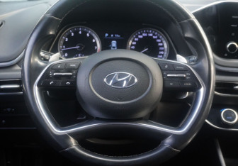 Подержанный автомобиль Hyundai Sonata 2019 года (13 фото)
