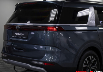 Подержанный автомобиль Kia Carnival 2020 года (25 фото)