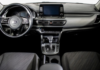 Подержанный автомобиль Kia Seltos 2020 года (11 фото)