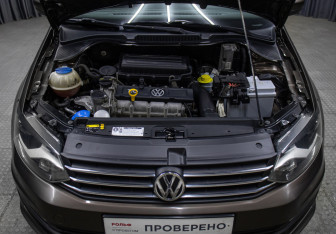 Подержанный автомобиль Volkswagen Polo Sedan 2015 года (9 фото)