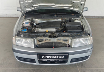 Подержанный автомобиль Skoda Octavia Liftback 2008 года (16 фото)
