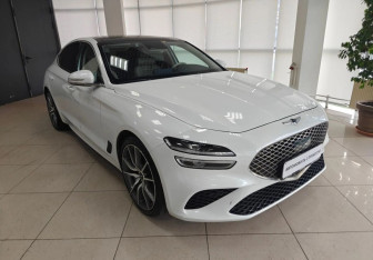 Подержанный автомобиль Genesis G70 2022 года (3 фото)