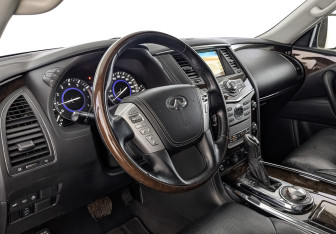 Подержанный автомобиль Infiniti QX80 2019 года (15 фото)