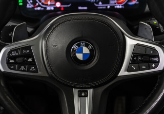 Подержанный автомобиль BMW X5 2019 года (12 фото)