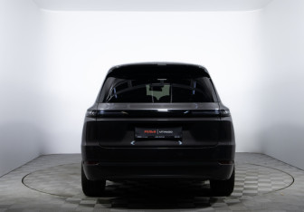 Подержанный автомобиль LiXiang L9 2023 года (5 фото)