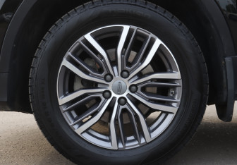 Подержанный автомобиль Geely Atlas Pro 2022 года (18 фото)