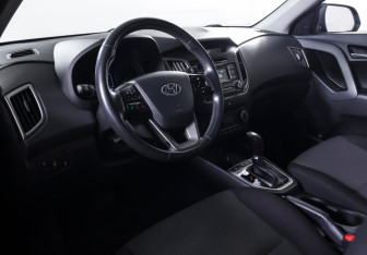 Подержанный автомобиль Hyundai Creta 2018 года (14 фото)