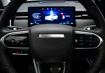 Подержанный автомобиль Jaecoo J7 2023 года (10 фото)