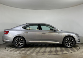 Новый Skoda Superb Liftback 2025 (5 фото)