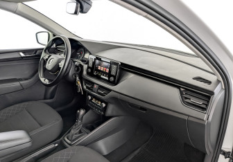 Подержанный автомобиль Skoda Rapid Liftback 2022 года (11 фото)