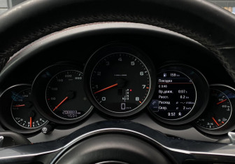 Подержанный автомобиль Porsche Cayenne 2015 года (27 фото)