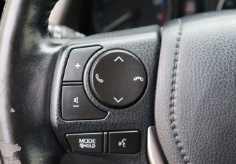 Подержанный автомобиль Toyota RAV4 2016 года (15 фото)