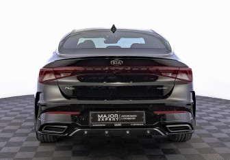 Подержанный автомобиль Kia K5 2021 года (6 фото)
