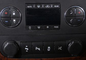 Подержанный автомобиль Chevrolet Tahoe 2012 года (15 фото)