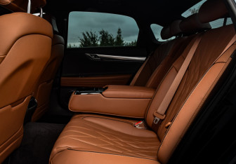 Подержанный автомобиль Genesis G80 2021 года (13 фото)