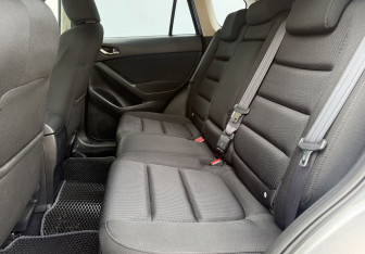 Подержанный автомобиль Mazda CX-5 2011 года (11 фото)