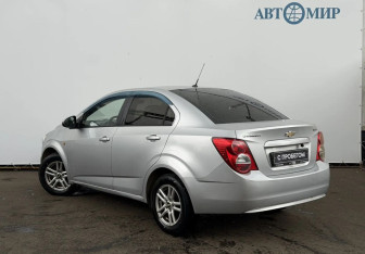 Подержанный автомобиль Chevrolet Aveo Sedan 2012 года (6 фото)