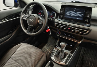 Подержанный автомобиль Kia Seltos 2021 года (10 фото)