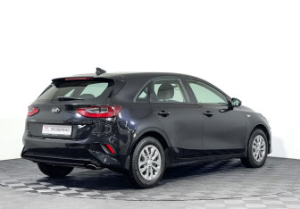 Подержанный автомобиль Kia Ceed Hatchback 2019 года (5 фото)