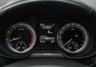 Подержанный автомобиль Skoda Octavia Liftback 2017 года (17 фото)