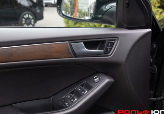 Подержанный автомобиль Audi Q5 2012 года (17 фото)