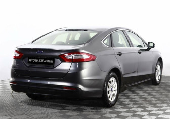 Подержанный автомобиль Ford Mondeo Sedan 2015 года (3 фото)