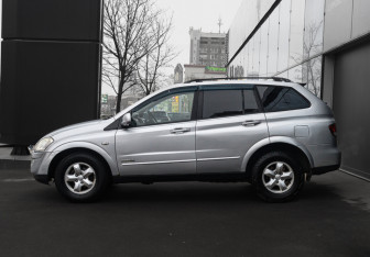 Подержанный автомобиль SsangYong Kyron 2010 года (8 фото)