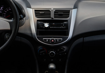 Подержанный автомобиль Hyundai Solaris Sedan 2013 года (10 фото)