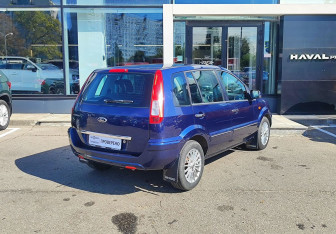 Подержанный автомобиль Ford Fusion 2011 года (5 фото)