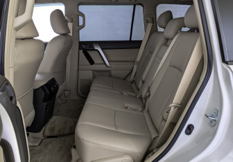 Подержанный автомобиль Toyota Land Cruiser Prado 2021 года (18 фото)