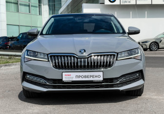 Подержанный автомобиль Skoda Superb Liftback 2025 года (2 фото)
