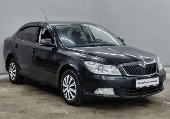 Подержанный автомобиль Skoda Octavia Liftback 2010 года (3 фото)