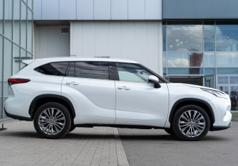 Новый Toyota Highlander 2025 (5 фото)