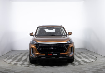 Подержанный автомобиль BAIC X35 2023 года (2 фото)