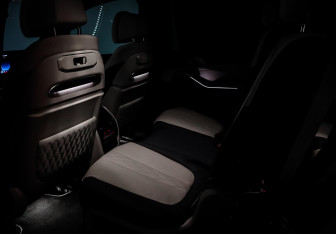 Подержанный автомобиль BMW X7 2024 года (32 фото)