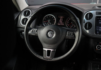 Подержанный автомобиль Volkswagen Tiguan 2013 года (11 фото)