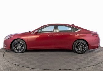 Подержанный автомобиль Lexus ES 2021 года (8 фото)