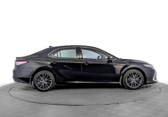 Подержанный автомобиль Toyota Camry Sedan 2021 года (4 фото)