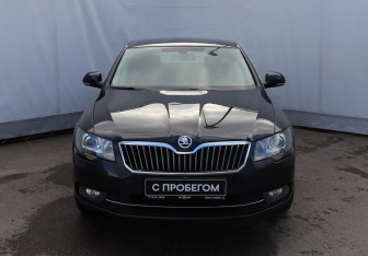 Подержанный автомобиль Skoda Superb Liftback 2013 года (2 фото)
