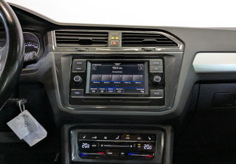 Подержанный автомобиль Volkswagen Tiguan 2021 года (14 фото)