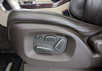 Подержанный автомобиль Land Rover Range Rover 2015 года (24 фото)