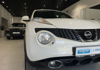 Подержанный автомобиль Nissan Juke 2011 года (9 фото)