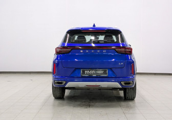 Подержанный автомобиль Exeed LX 2022 года (28 фото)