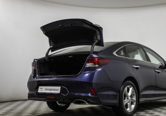 Подержанный автомобиль Hyundai Sonata 2017 года (16 фото)