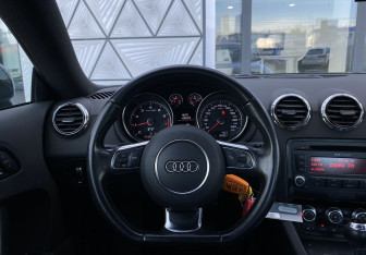 Подержанный автомобиль Audi TT Coupe 2012 года (14 фото)