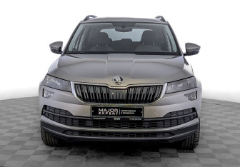 Подержанный автомобиль Skoda Karoq 2021 года (2 фото)